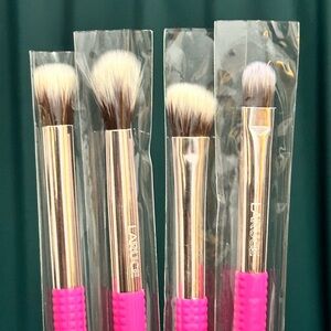 Laruce Pink Makeup Brush Set